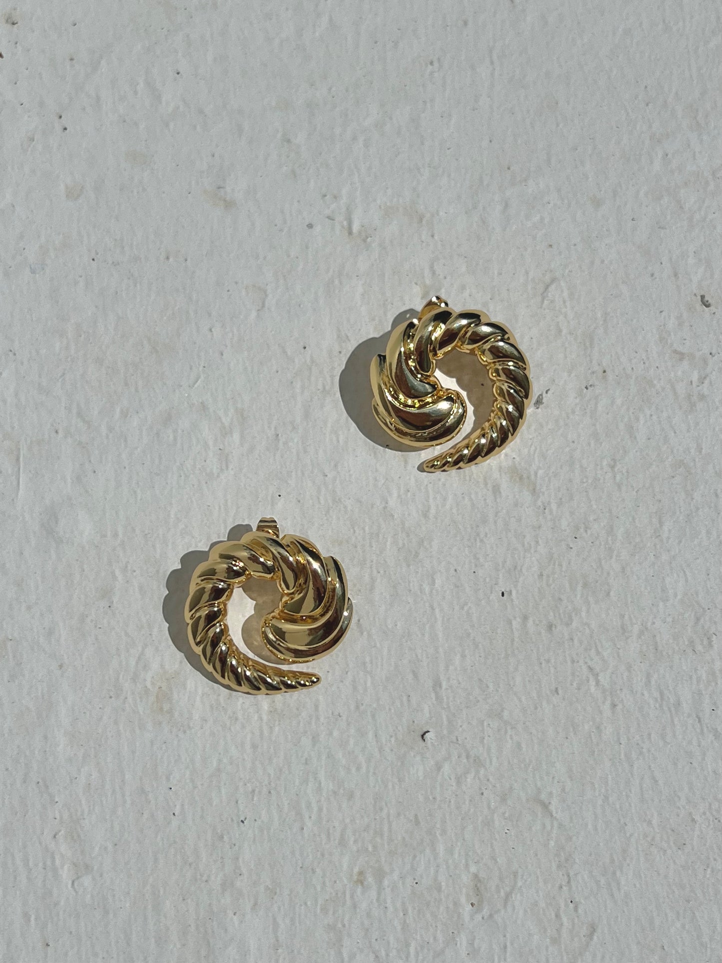 Olá Earrings